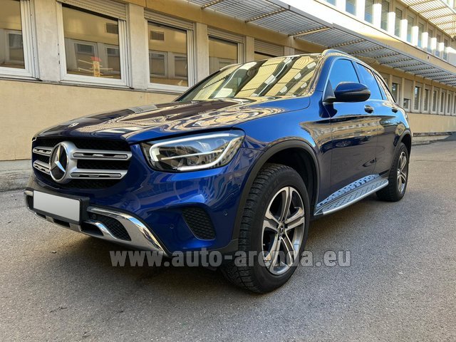 Rental Mercedes-Benz GLC 200 4MATIC AMG equipment in Luxembourg Findel Airport