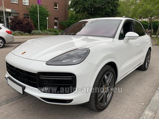 Rental Porsche Cayenne Turbo V8 550 hp in Luxembourg Findel Airport